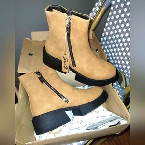 Seven7 l Vault Platform Boots l Sz 10 l NIB